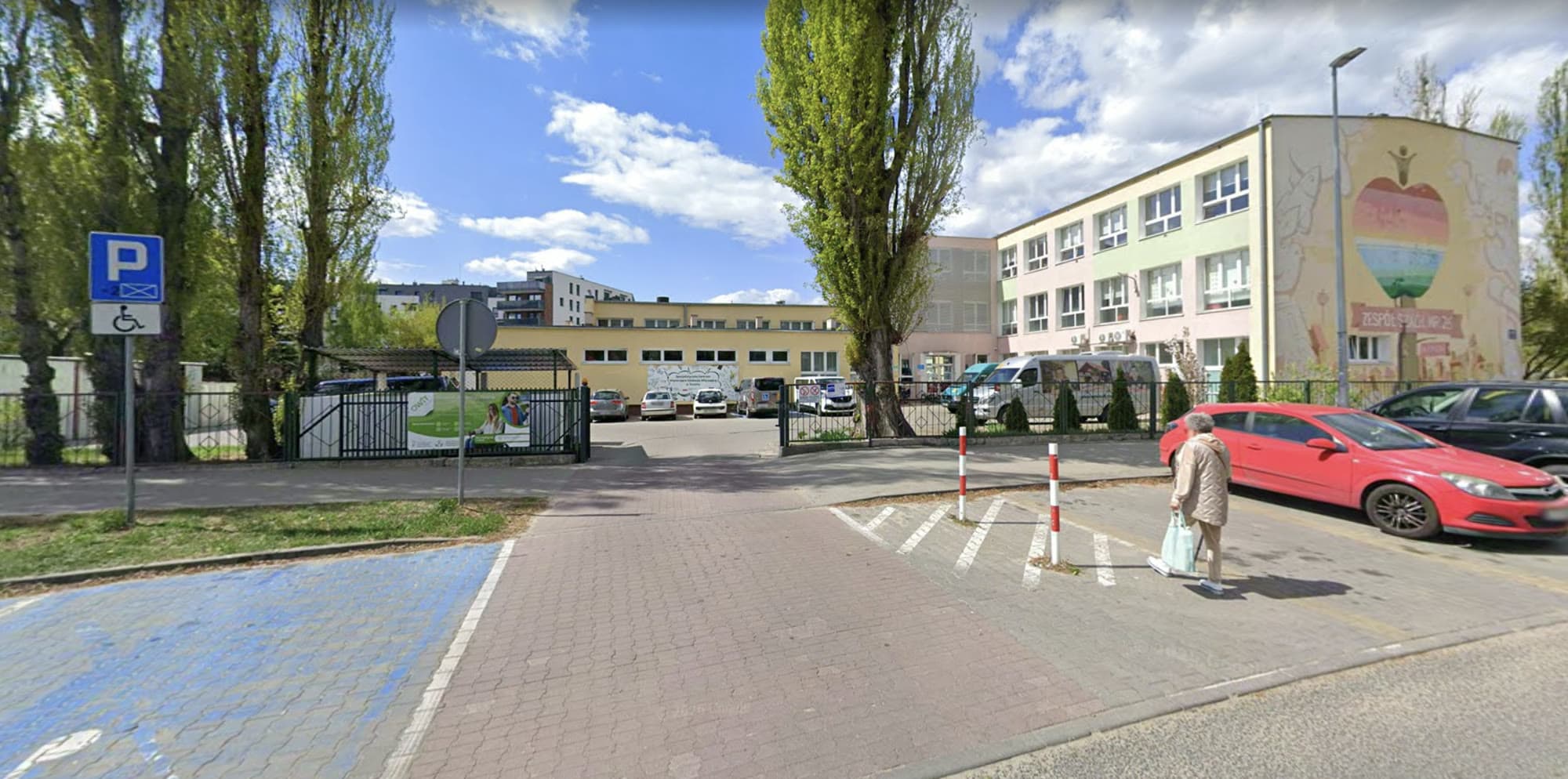 Budynek — Zespół Szkół nr 26, ul. Fałata 88/90, Toruń
